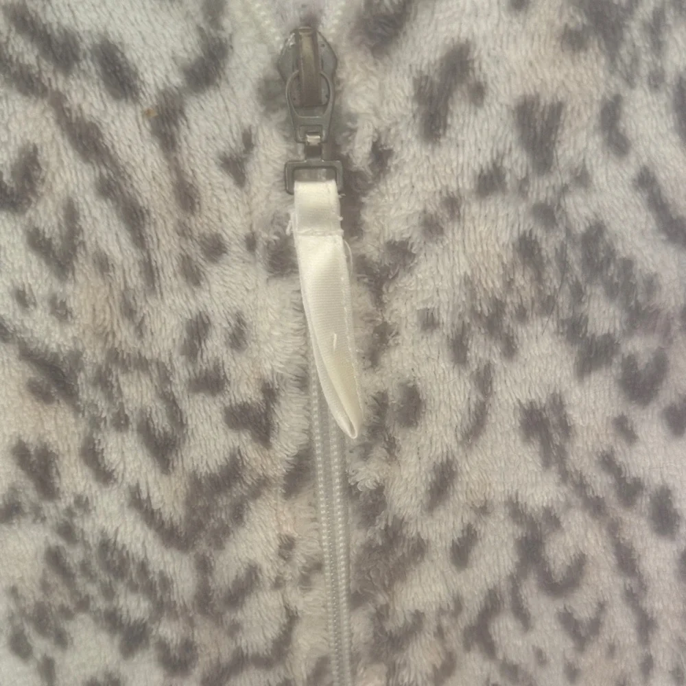 Elegant Cream Patterned Women's Robe - Picture 3 of 6